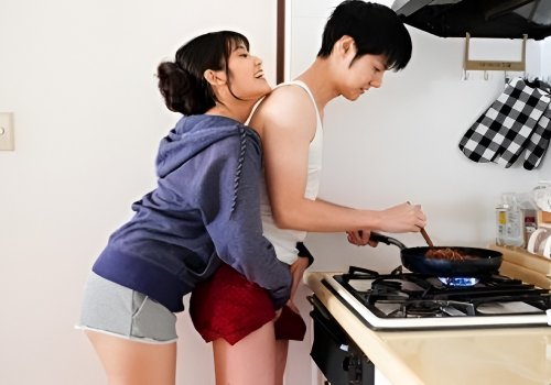 Chị dâu nóng bỏng nhờ em chồng hỗ trợ thỏa mãn